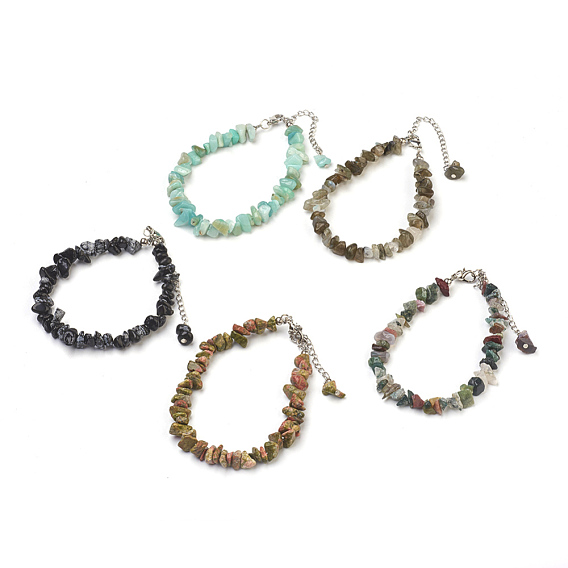 Bracelets de cheville en perles de copeaux de pierres précieuses mélangées, avec des perles en verre de graine, avec des résultats en laiton et en acier inoxydable