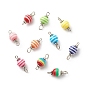 Charmes de connecteur en résine à rayures, avec perles d'espacement marguerites en alliage et doubles boucles de fer, ronde, couleur mixte