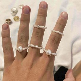 Retro Minimalist Off-White Pearl Ring Set - Vintage Style, 5 Pieces.
