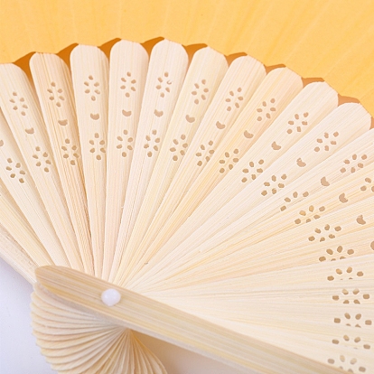 Bambú con abanico plegable de papel en blanco., ventilador de bambú de bricolaje, para la decoración del baile de la boda del partido