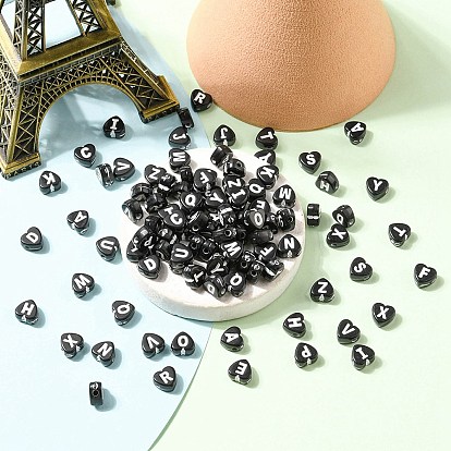 Perles acryliques de style artisanal, trou horizontal, coeur avec des lettres mélangées au hasard