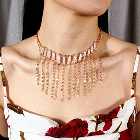 Bijoux de mode européens et américains-chaîne de clavicule pour femmes avec pompon rétro simple et perles 20880