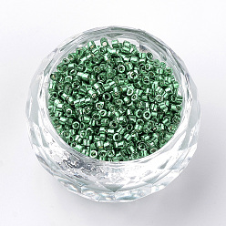 Vert Mer Moyen Perles de bugle de verre plaqué, vert de mer moyen, 1~2x1.5~2mm, trou: 0.5 mm, sur 100 g / sac