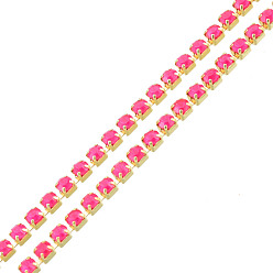 Фуксиновый Цепочки из стразов, латунь , Цепочки со стразами в форме чашки , подражать светящемуся стилю, сырой (без покрытия), красно-фиолетовые, 2x2 мм, около 23.62 футов (7.2 м) / прядь