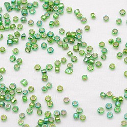 Vert 8/0 rondes perles de rocaille de verre, Grade a, argent bordée trou carré, couleurs transparentes arc, verte, 2.8~3.2mm, trou: 1.0 mm, environ 15000 pièces / livre