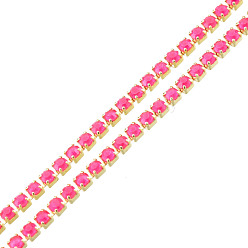 Фуксиновый Цепочки из стразов, латунь , Цепочки со стразами в форме чашки , подражать светящемуся стилю, сырой (без покрытия), красно-фиолетовые, 1.5x1.5 мм, около 18.70 футов (5.7 м) / прядь