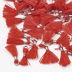 Красный Кулон с кисточкой из поликоттона (полиэстер), мини-кисточка, с латунной фурнитурой , платина, красные, 10~15x3~4 мм, отверстие : 2 мм