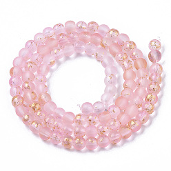 Pink Brins de perles de verre peintes à la bombe givrée, avec une feuille d'or, ronde, rose, 4~5mm, Trou: 0.9~1.2mm, Environ 95~103 pcs/chapelet, 13.78 pouces ~ 14.88 pouces (35~37.8 cm)