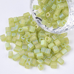Vert Jaune 6/0 transparentes perles de rocaille en verre, couleurs ab givrées, trou carré, cube, vert jaune, 6/0, 3~5x3~4x3~4mm, trou: 1.2~1.4 mm, environ 4500 PCs / sachet 