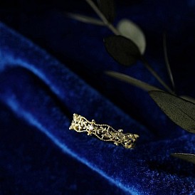 Кольца для пальцев из латуни с ажурными листочками и микропаве из прозрачных кубических цирконий