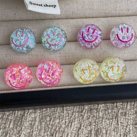 Прозрачные акриловые серьги-гвоздики в виде улыбающегося лица с пайетками