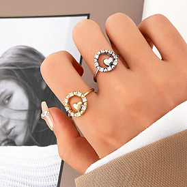Fashionable Hollow Heart Ring for Women - Minimalist Design, Micro Inlaid Zircon, Geometric, Index Finger.
