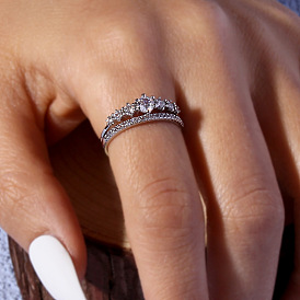 Fashionable and Elegant Diamond-Set Ring for Women - Simple and Stylish Hand Accessory.