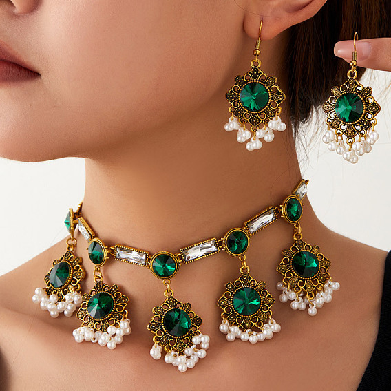 Ретро-серьги-подвески из сплава с цветочным узором, стразами и искусственным жемчугом, а также колье с подвесками для женщин.