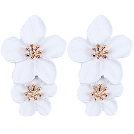 1 пара серег-гвоздиков с подвесками в виде цветка из сплава