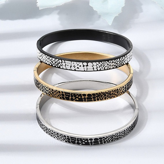 304 Brazaletes articulados de acero inoxidable con esmalte negro y estampado de piel de animal para mujer, revestimiento de iones (ip)