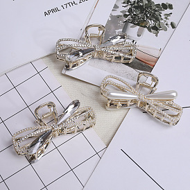 Eco-friendly Zinc Alloy Pearl Butterfly Hair Clip Shark Jaw Claw Pin for Women