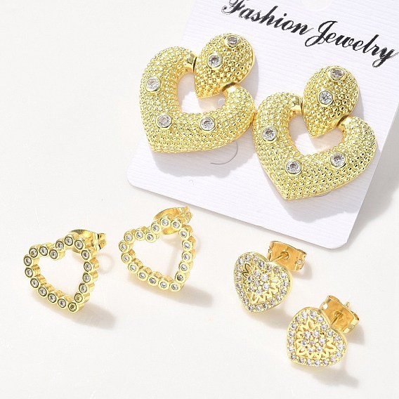 Серьги-гвоздики из латунного микро-паве, сердце