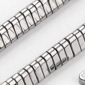 Unmagnetische synthetischen Hämatitkornen Stränge, Dreieck, 3x1 mm, Bohrung: 0.5 mm, ca. 415 Stk. / Strang, 16 Zoll