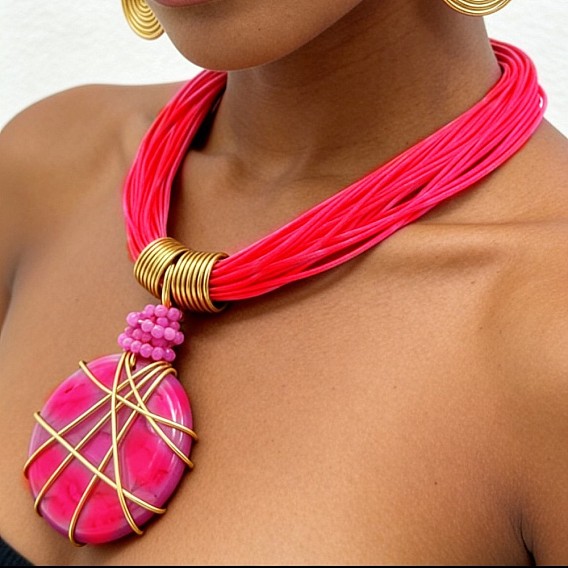 Комплект из многорядного ожерелья и спиральных сережек из сплава смолы, обмотанного проволокой и вощеного шнура, для женщин.