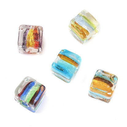 Шарики серебряной фольги стекла, кубические