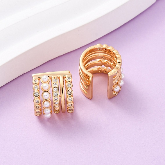 Многослойные серьги-каффы в форме буквы С из латуни с микропаве из прозрачных кубических цирконий, с абс пластмассовой имитационной жемчужиной