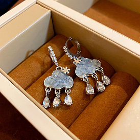 Серьги-кольца из сплава и кубического циркония, со стеклом и горным хрусталем, облако со слезой