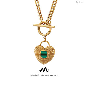 Complex personality OT buckle heart-shaped pendant inlaid with green stripes acrylic necklace titanium steel gold-plated Cuban chain