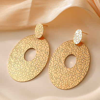 Сплав мотаться серьги стержня, текстурированный овал