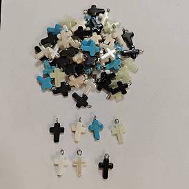 70pcs 7 styles ensembles de pendentifs en croix en acrylique transparent/opaque lumineux et en perles d'imitation et en turquoise synthétique teintée, avec boucles en fer couleur platine