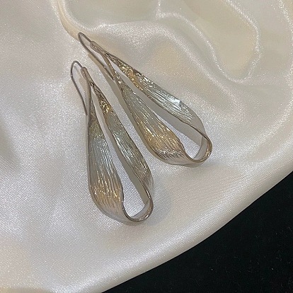 Сплав мотаться серьги, витая слеза