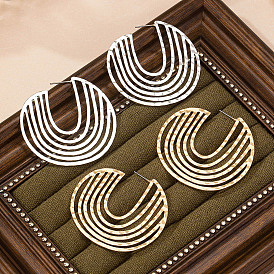 Полые плоские круглые серьги-гвоздики из сплава, с железной фурнитурой