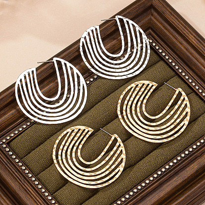 Полые плоские круглые серьги-гвоздики из сплава, с железной фурнитурой