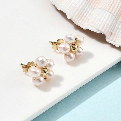 Boucles d'oreilles puces en laiton et perles de culture d'eau douce naturelles, fleur, or
