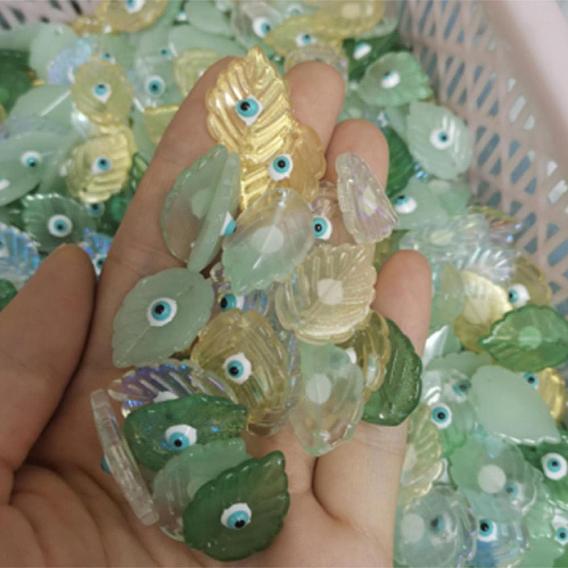 Стекло подвеска, с эмалью, лист со злыми глазами обереги