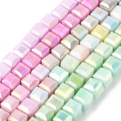 Гальванические непрозрачные стеклянные бусины, кубические, граненые