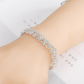 Sparkling White Beaded Bracelet for Women - Elegant Fashion Accessory B229