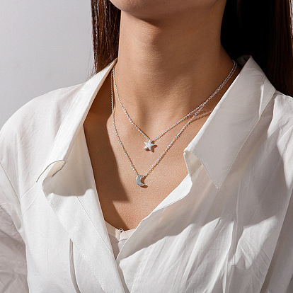 Fashionable Short Lockbone Chain Necklace with Star and Moon Pendant - Stylish Jewelry, Women