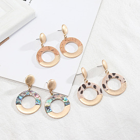 Round Fashion Leather and Gold Earrings - Unique and Versatile for Women