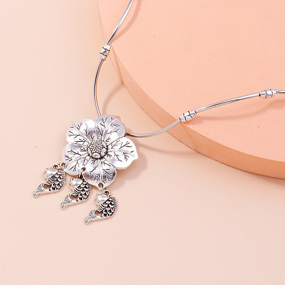 Colliers vintage avec pendentifs en forme de fleur en alliage pour femmes