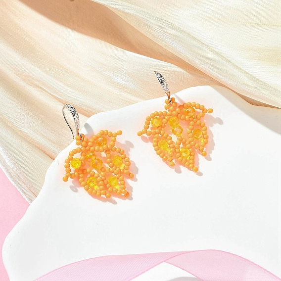 Серьги-подвески из стеклянных бусин ручной работы, с  латунными крючками для серег, лист, платина