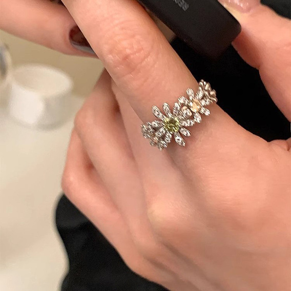 Anillos abiertos tipo brazalete con flores de diamantes de imitación de aleación para mujer