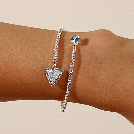 Fashionable Sexy Triangle Inlaid Diamond Bracelet - Nightclub Hand Jewelry for Women.
