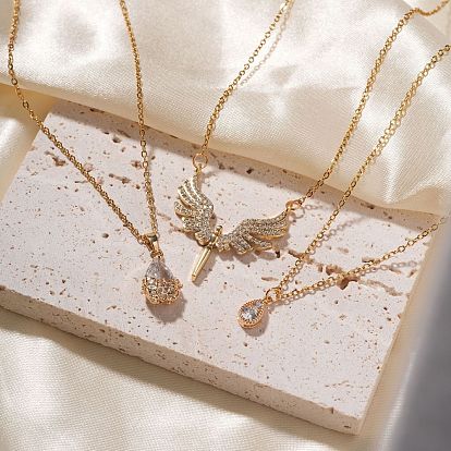 Colliers avec pendentif en strass et cristal en laiton pour femmes, ailes d'ange douces