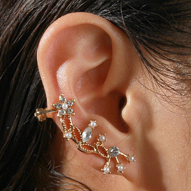 Fashionable Hollowed-out Diamond Inlaid Ear Jewelry - Floral Ear Cuff Earrings