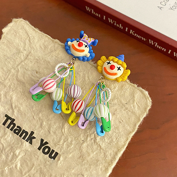 Серьги-гвоздики из сплава смолы в форме клоуна. золотистые