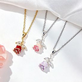 Pendentif rose en émail et zircon cubique transparent pavé de laiton 304 Colliers à chaîne câble en acier inoxydable pour femmes