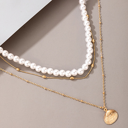 Chic Coin Buckle Necklace with Pearl and Chain for Versatile Style