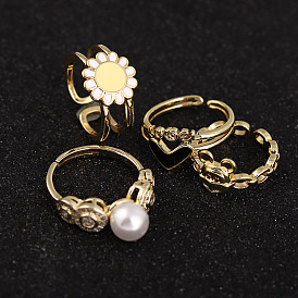 Chic and Minimalistic Gold Flower Ring for Women - Unique Personality Statement Jewelry