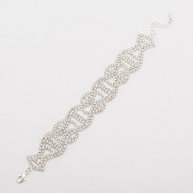 Stylish Silver Hollow-out Bracelet with Sparkling Rhinestones - Perfect Gift for Women and Bridesmaids (B171)